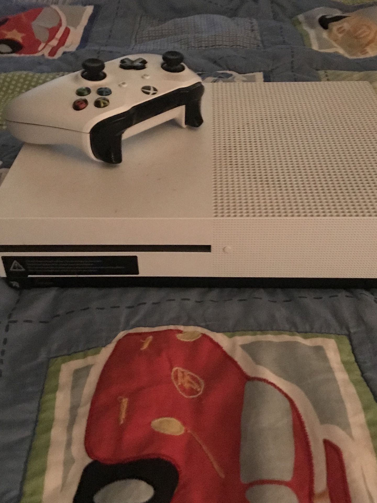 Xbox one S With Wireless Headset Turtle Beaches
