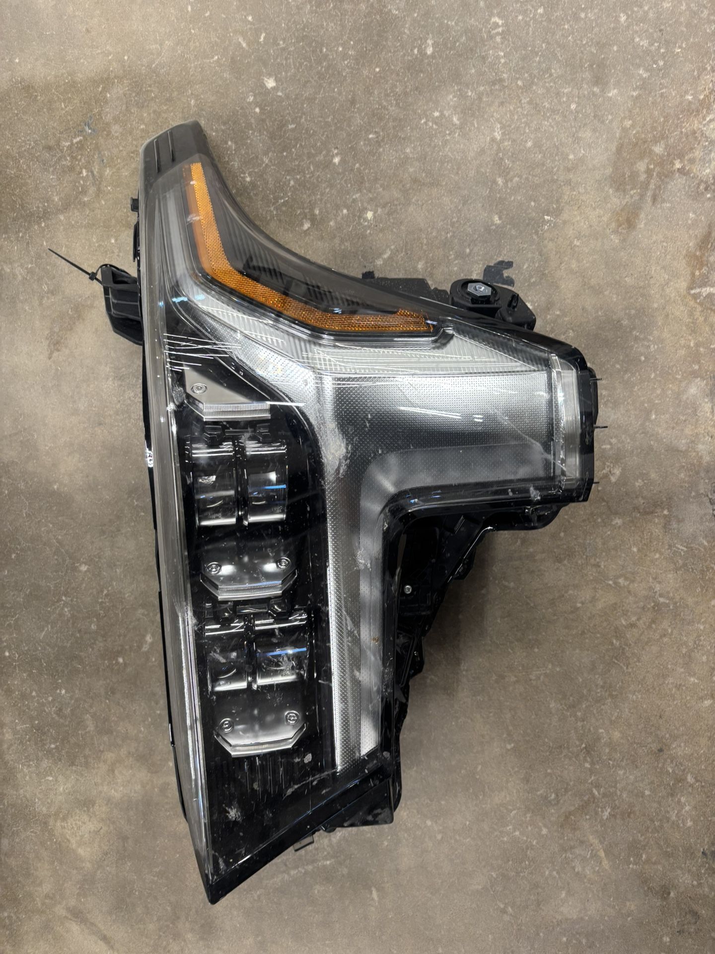 2025 Toyota Tundra Headlights Set