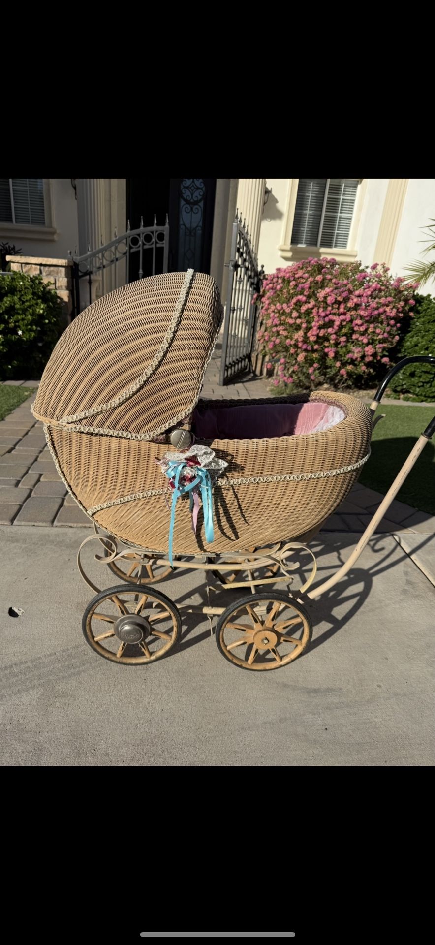 Vintage Wicker Carriage Stroller