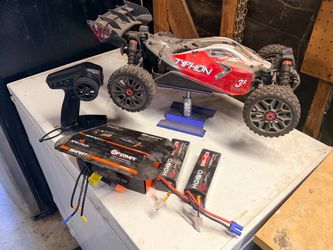 ARRMA RC Car 1/8 Typhon 4X4 v3
