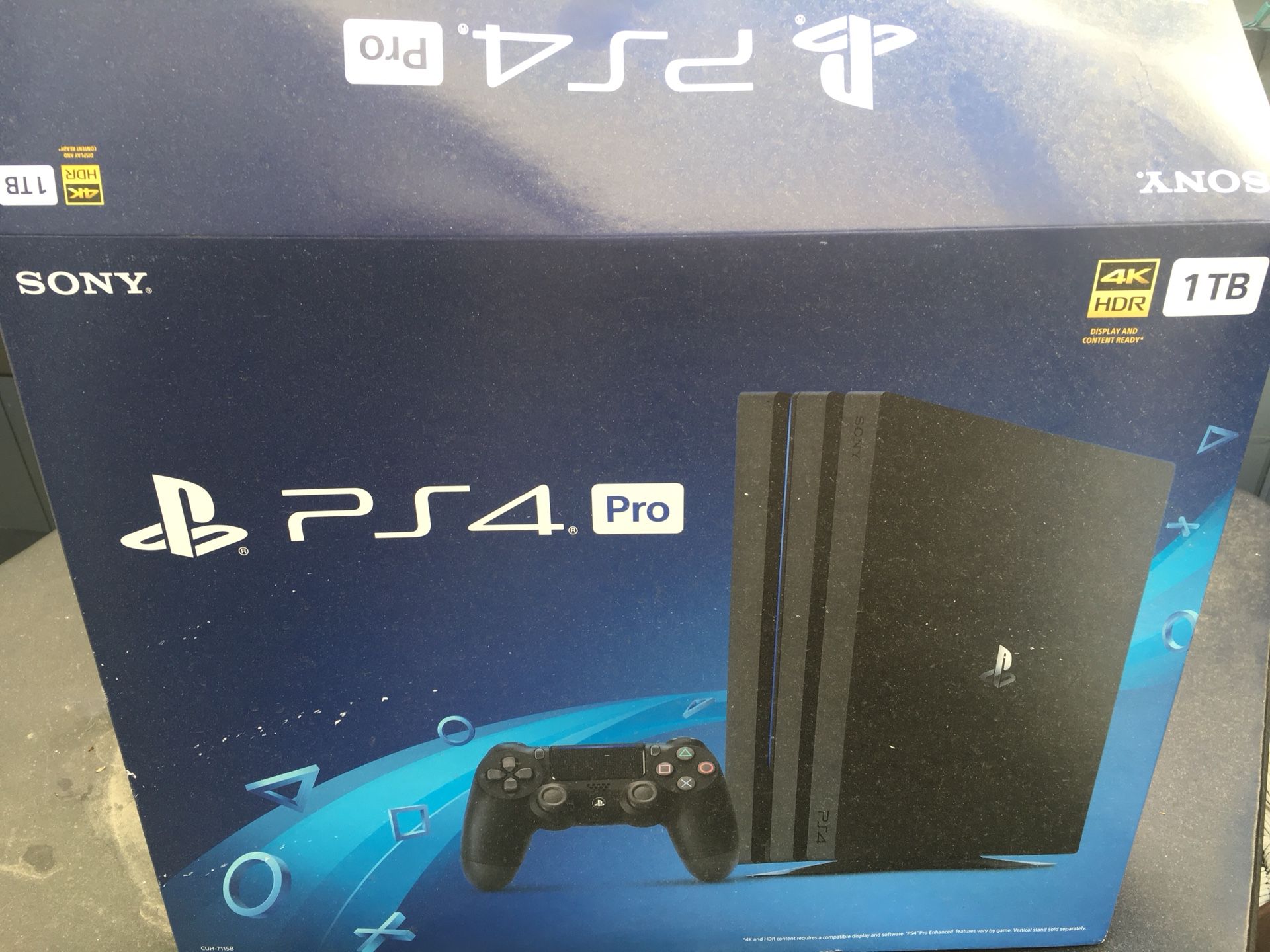 1TB 4K HDR PS4 PRO box w/ controller and games