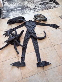 Zenomorph Costume (my dad told me to)