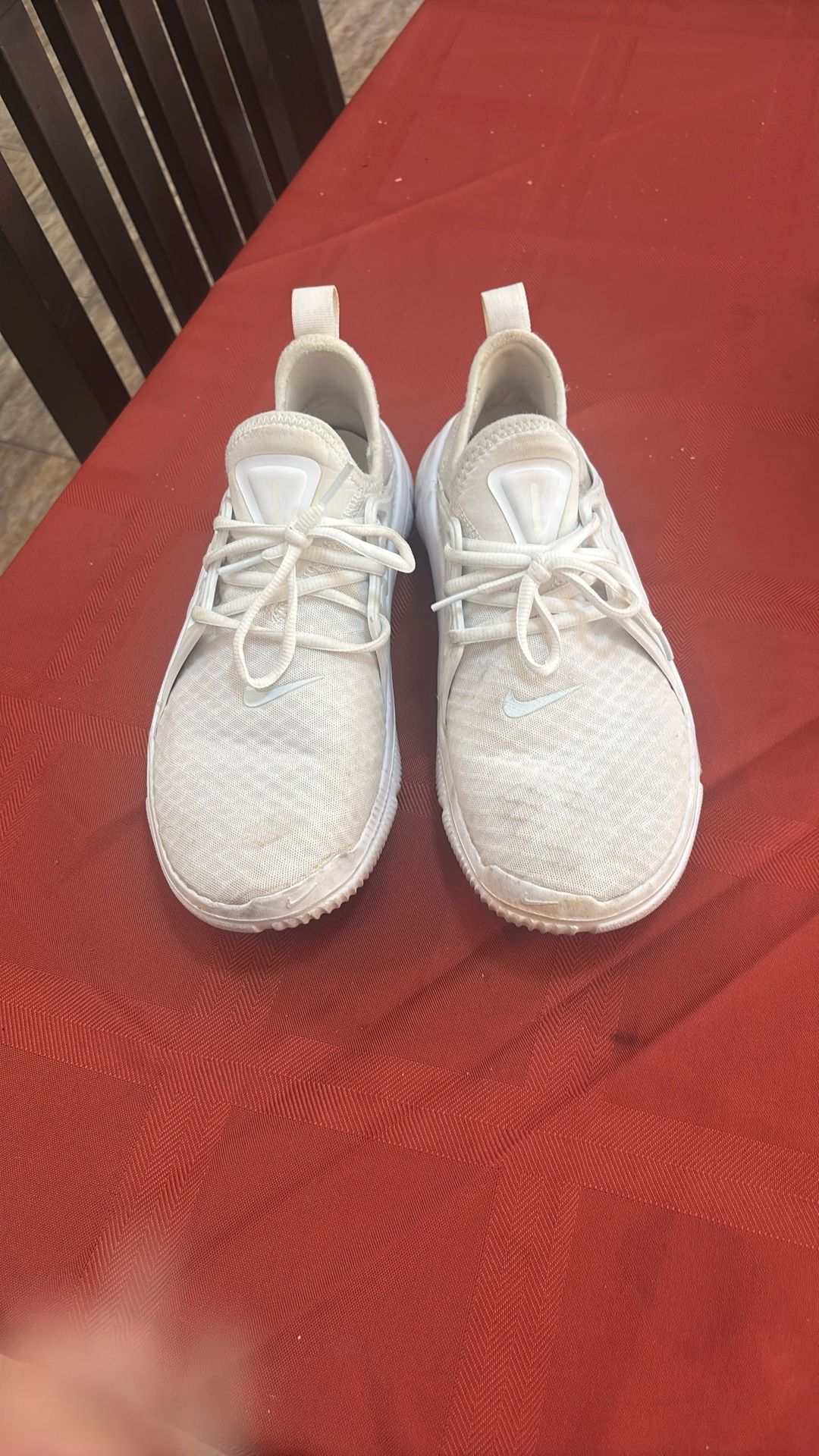 Nike Size 9 Tennis Shoes