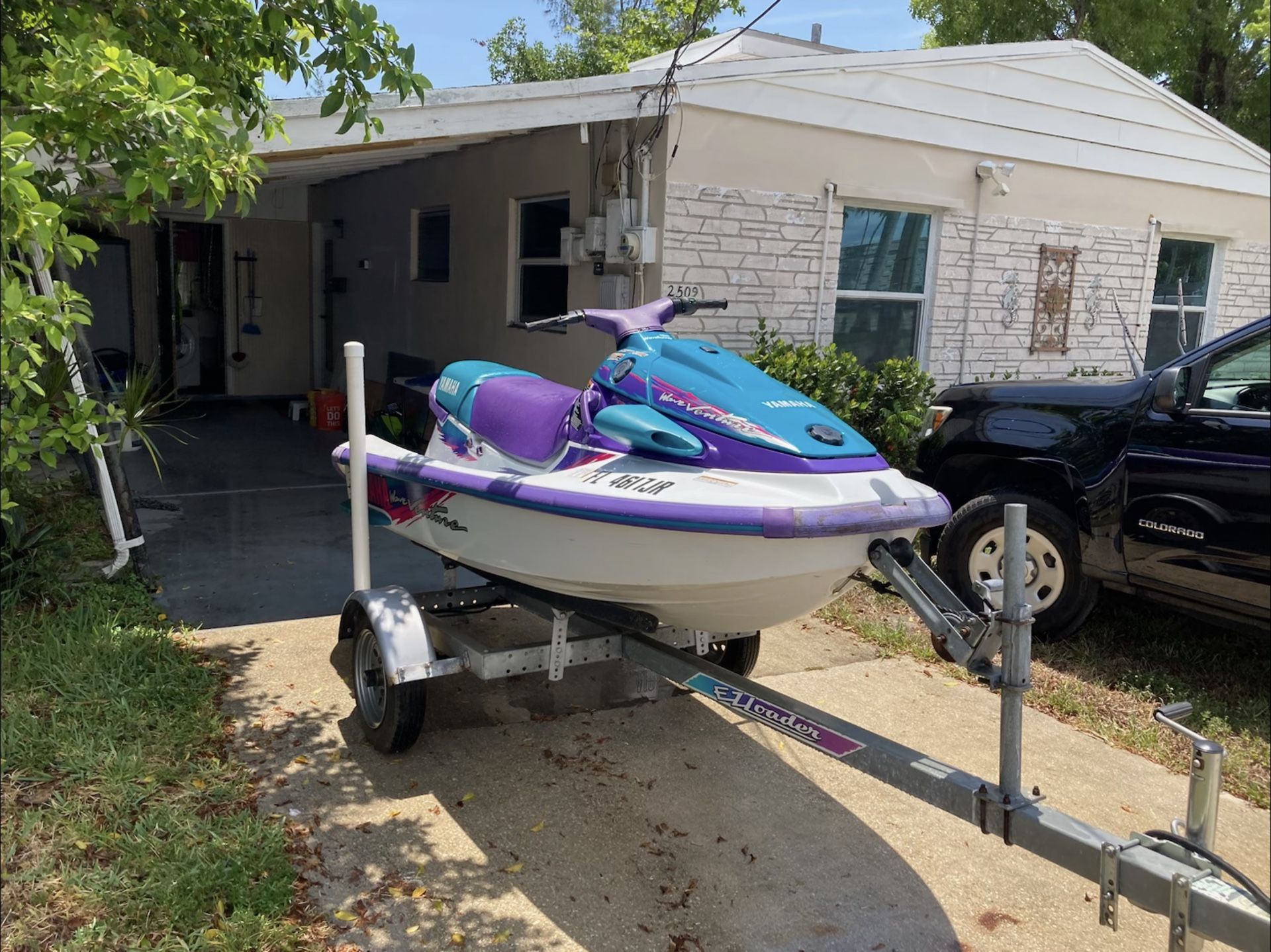 1995 Yamaha 1100 triple seater has reverse.