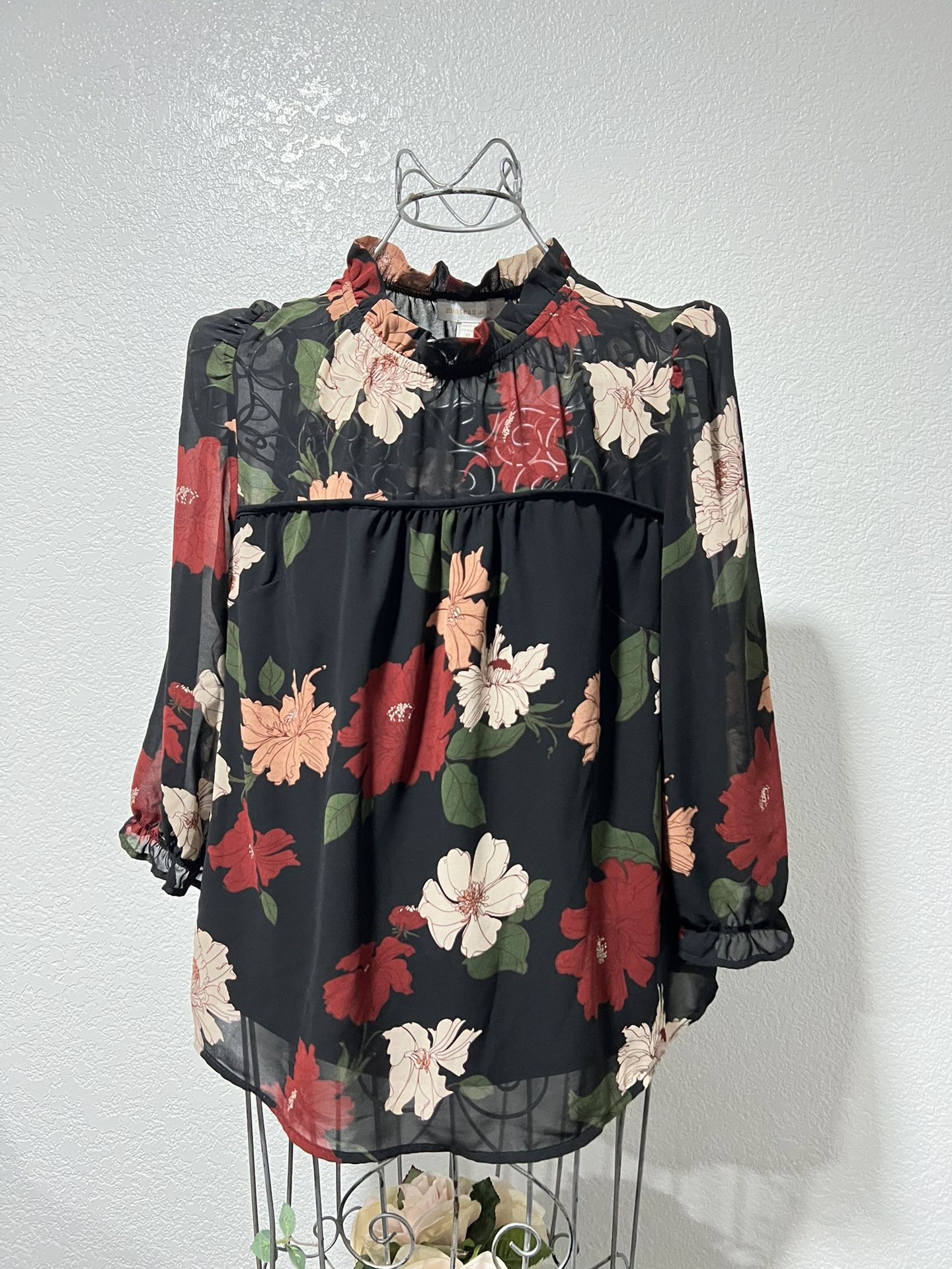 Monteau Los Angeles Floral Blouse Size Medium M/L