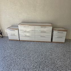 ✨WHITE DRESSER+ NIGHTSTANDS