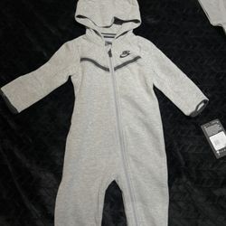 Baby Nike Tech Fleece