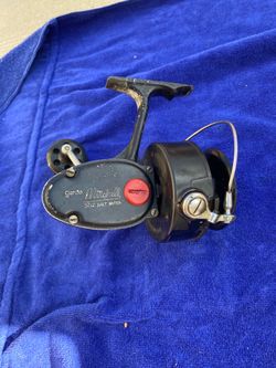 Vintage  Mitchel Garcia 302 spinning fishing reel