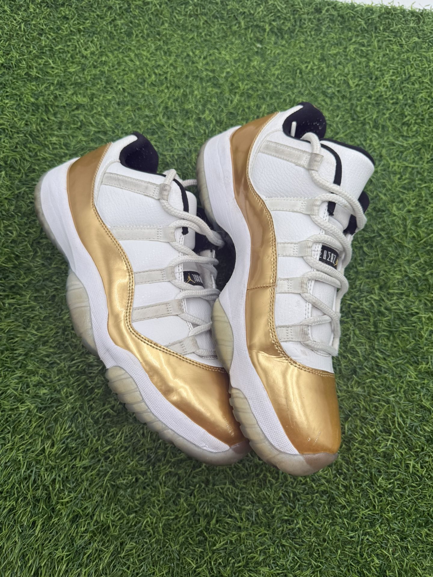 Jordan 11 Gold Low Size 11.5
