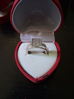 Stunning women's 14K white gold over solid Sterling silver 0.5 C. TW diamond size 7 designer ring