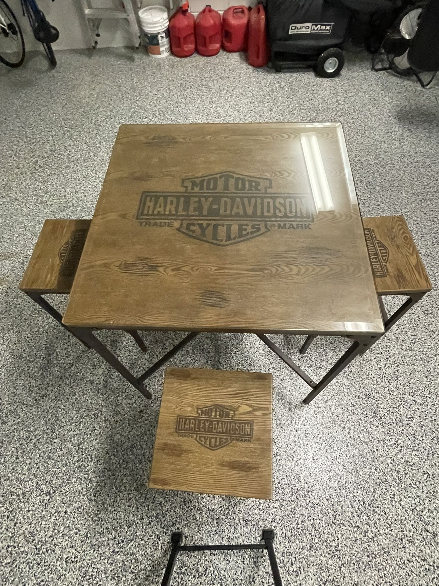Harley Davidson Bar Height Table & Bar Stools