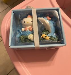 Hello Kitty Salt And Pepper Shakers