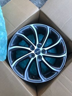 Lincoln MKZ wheel