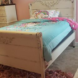 Beautiful Full Bed With Dresser