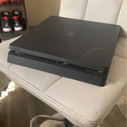 PS4 Slim