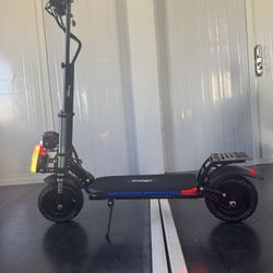 Dual-motor high-speed electric scooter