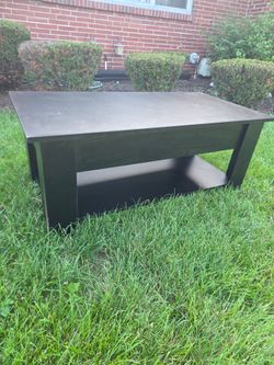 Coffee table with storage