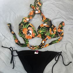 Women’s Hot Topic Small Bathing Suit