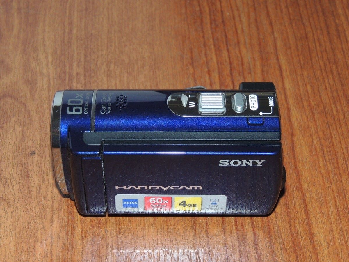 Handycam 5.3 megapixels Sony HDR CX210