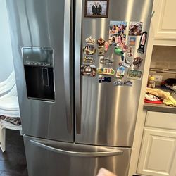 Refrigerator-Whirlpool 