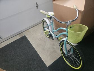 Huffy 20"  GIRL BIKE