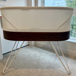 SNOO Smart Bassinet Bundle – includes Swaddles, Sleep Sack & Fitted Sheet