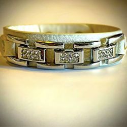 Fine Designer Runway White Leather Bracelet Chain Rhinestone Original Art Unisex Men Women Pebble Grain Snap Clasp Adjustable