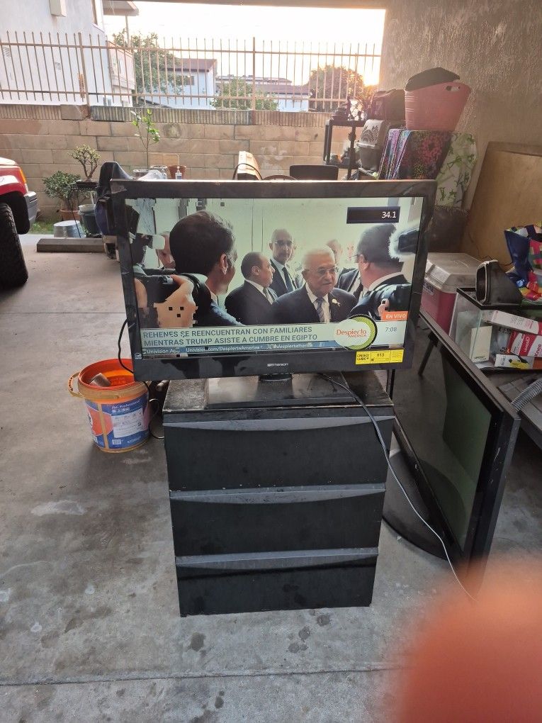 Two plasma t v for $40 t v