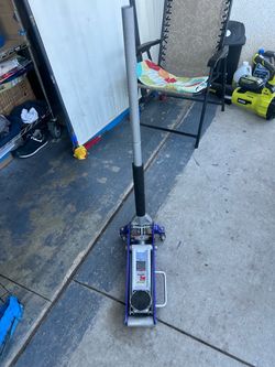 Brand: Pittsburgh Automotive 4.4 4.4 out of 5 stars (324) New! 3000 Lb 1.5 Ton Aluminum Racing Car Auto Floor Jack Low Profile Rapid Pump Lift