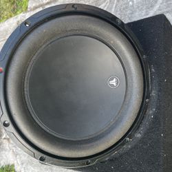 JL Audio 10w6v2- D4
