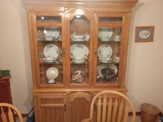 Nice china cabinet with China