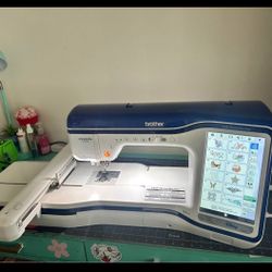 Brother embroidery machine Innovis XV8500D