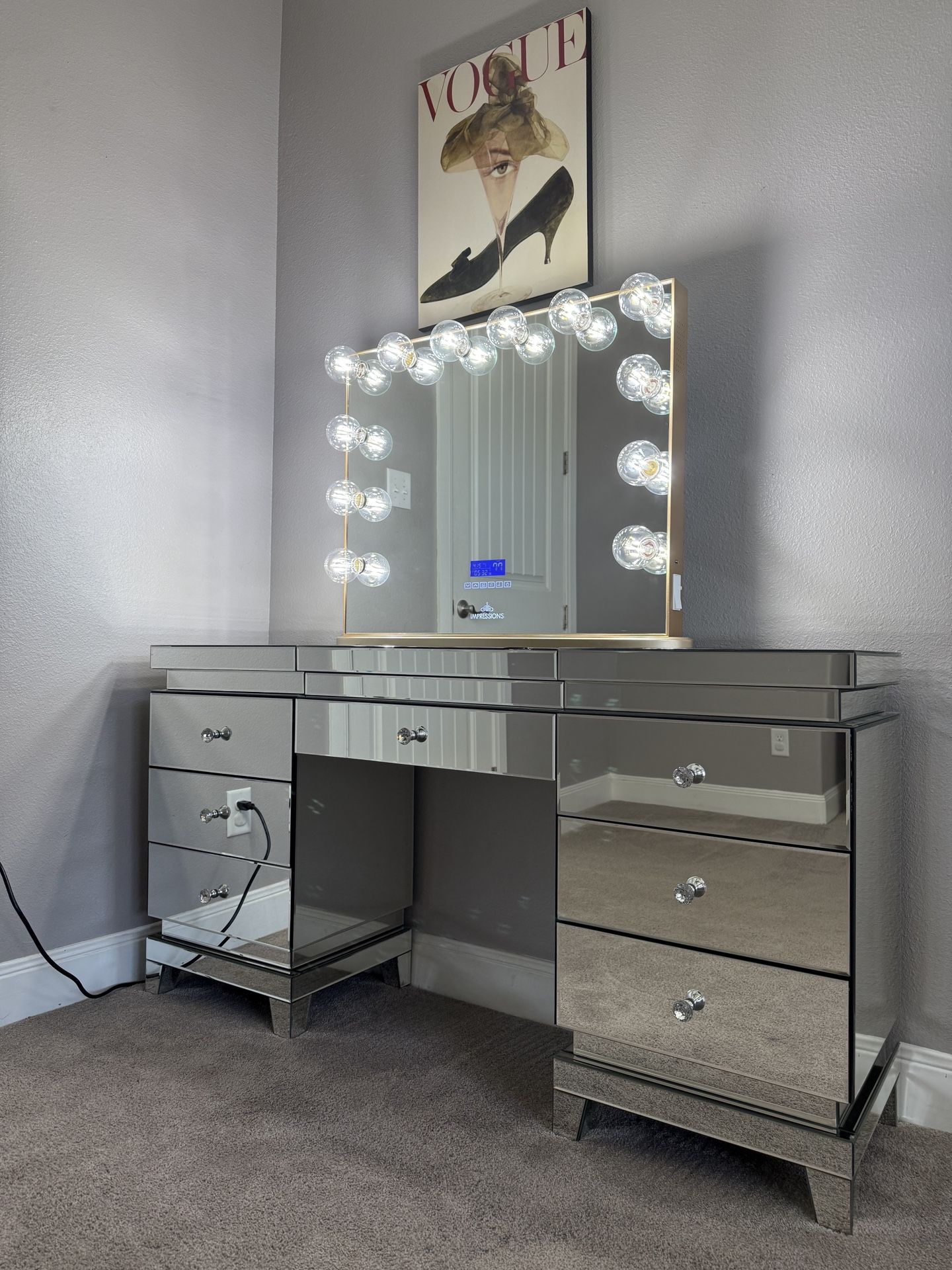 Mirrored Vanity Table Seven Drawers