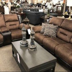 Earhart Chestnut Reclining Living Room Set

.sofa And Loveseat 