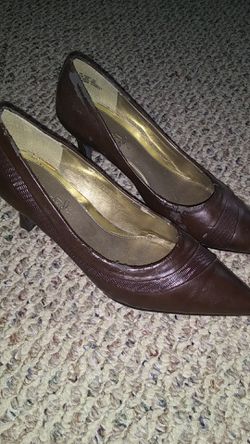 Ladies Brown Heels size 8.5