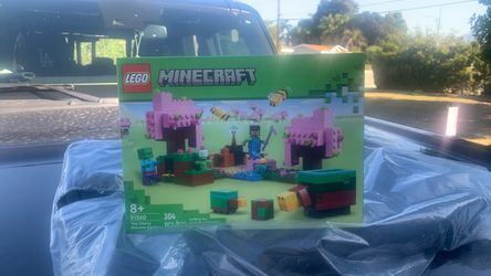 LEGO Minecraft The Cherry Blossom Garden 21260