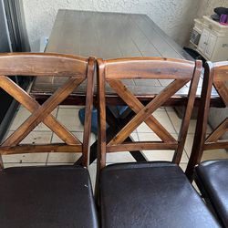 High Dinning Table With 4 High Chairs 