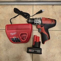 Milwaukee M12 Drill 2410-20 with Battery and Charger
