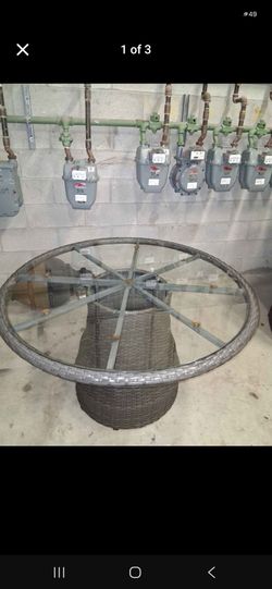 Round Wicker Patio Table with Glass Top