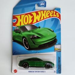 Porsche Taycan Turbo S - Hot Wheels
