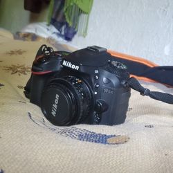 Nikon DLSR D7100 In GREAT Condition