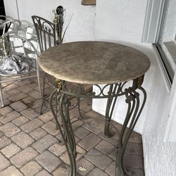 High round table With 2 Chairs