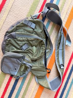 Orvis Fly Fishing Sling Pack Bag Safe Passage Adjustable Strap Green