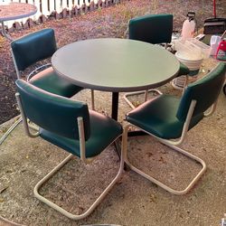 Donation! 4 chairs Dinning set
