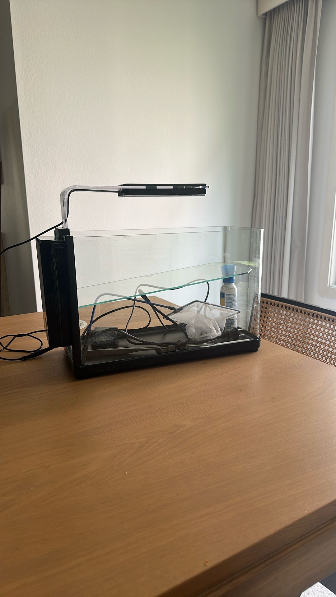Aquarium w/ Fresh Water Starter Kit
