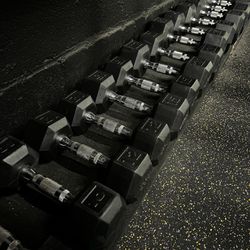 Rubber Hex Dumbbells From 10-40lbs