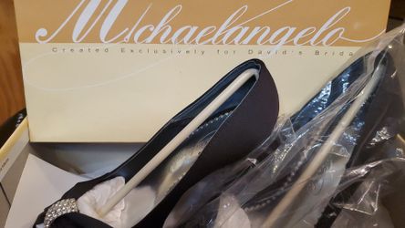New Black Michaelangelo dress heels size 7