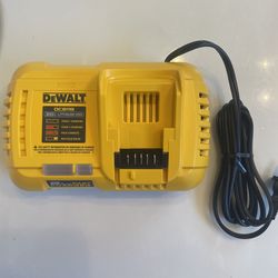 DEWALT 20V MAX / 60V MAX FLEXVOLT Lithium-Ion Fan Cooled Fast Battery Charger