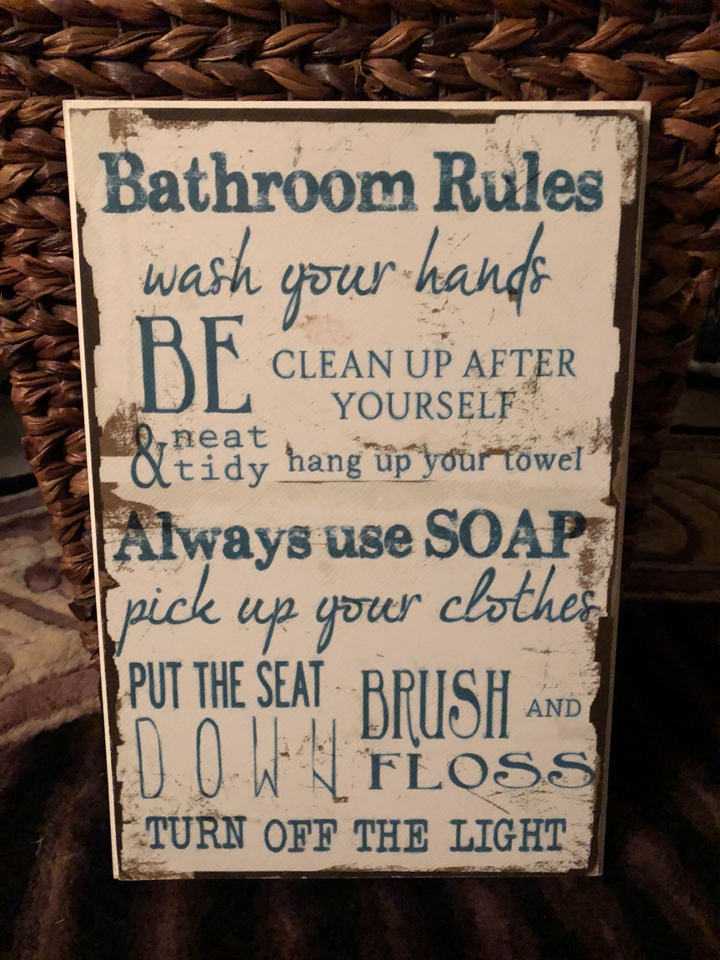 Bathroom wall decor