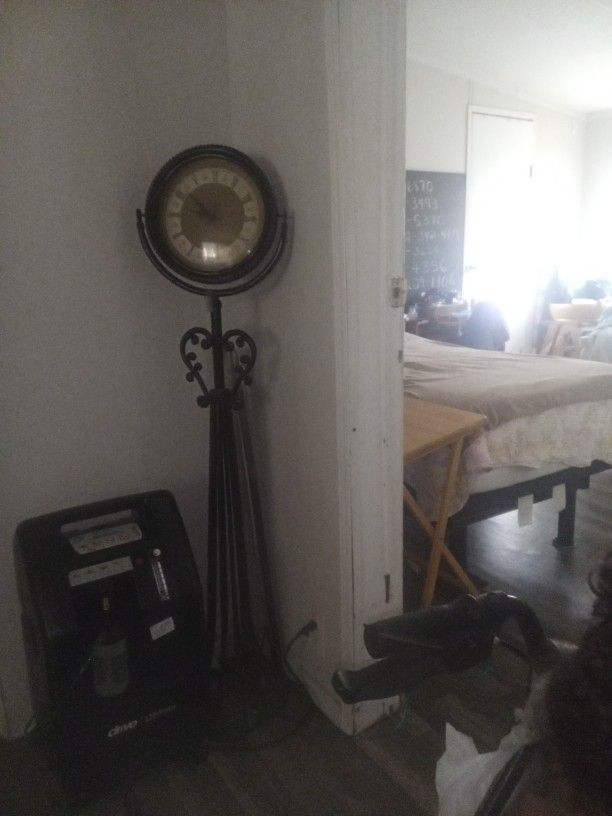 Stand Up Clock